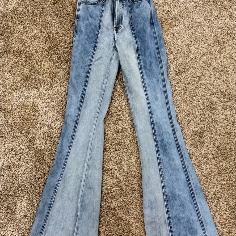 High-Rise Flare Jeans in Two-Tone Light Blue